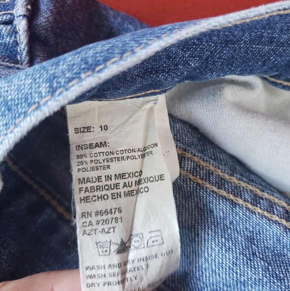 Vintage Tommy Shorts!! - Picture 4 of 4